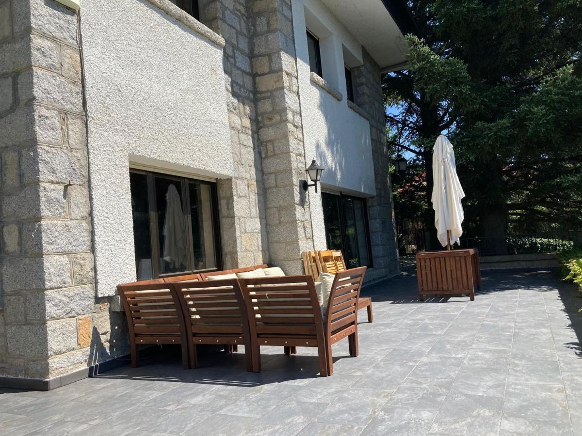 Los Cedros, Gran Chalet Con Piscina Y Apartamento En Navacerrada Villa Buitenkant foto