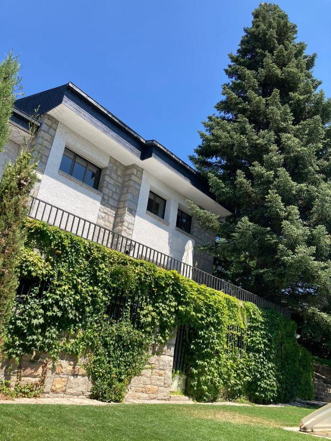 Los Cedros, Gran Chalet Con Piscina Y Apartamento En Navacerrada Villa Buitenkant foto