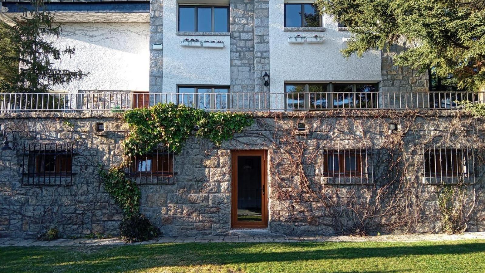 Los Cedros, Gran Chalet Con Piscina Y Apartamento En Navacerrada Villa Buitenkant foto